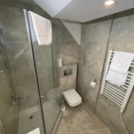 Apartment Double Bedroom In